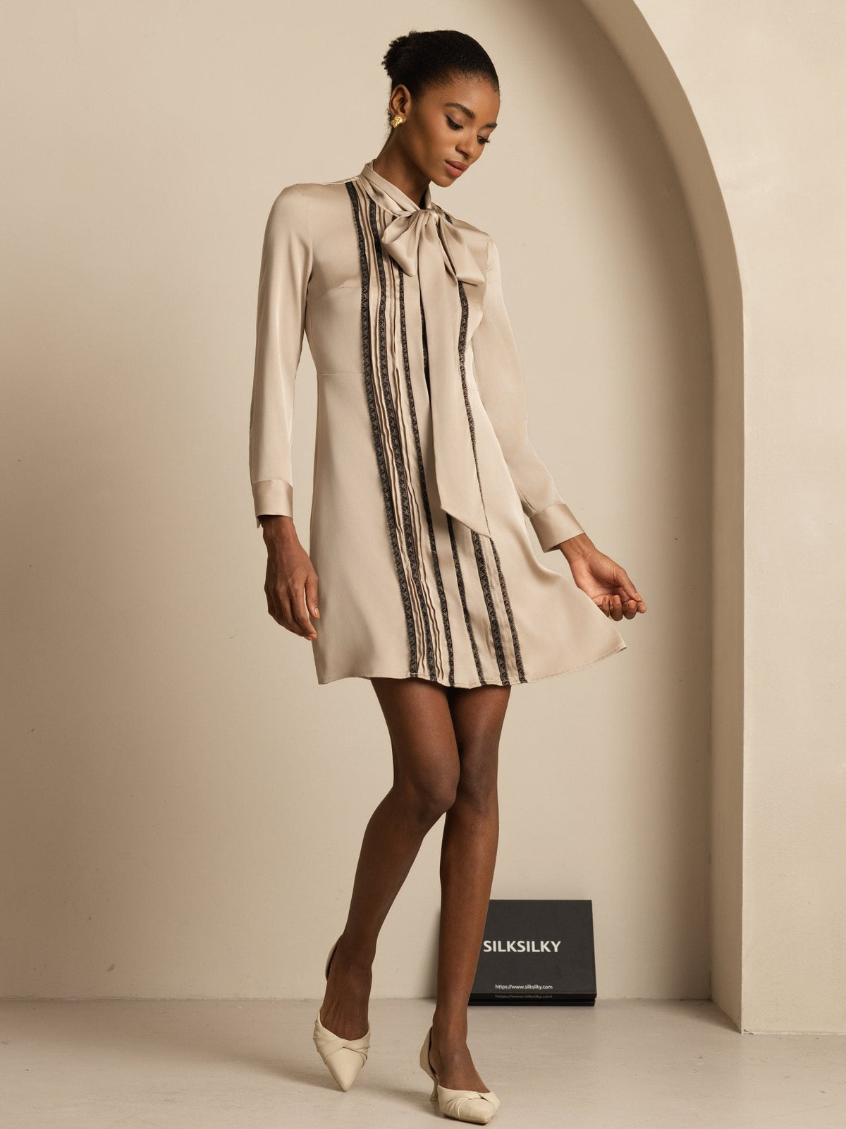 19Momme Silk Women's Tie-Neck Short Shirt Dress with Vertical Pleated